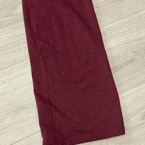 Old Navy Active Cozecore Flaire High Rise Sz Medium Burgundy High-Waisted Pants - Picture 4 of 9